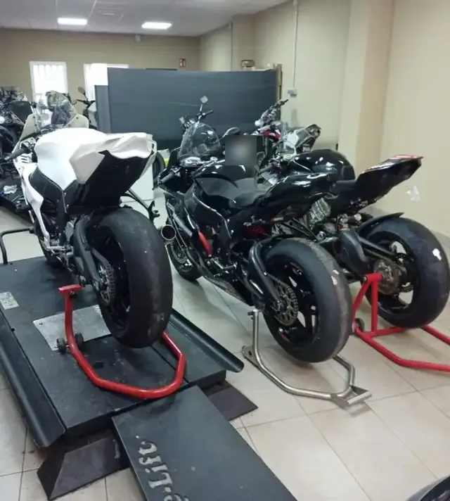 Moto en el taller