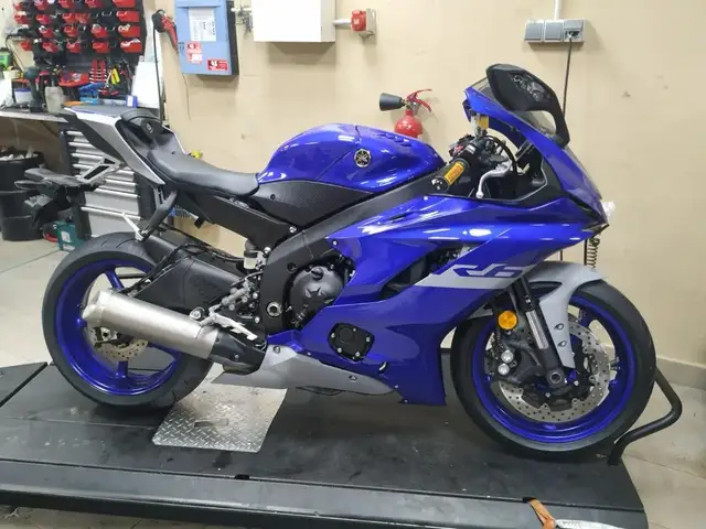 Moto en el taller